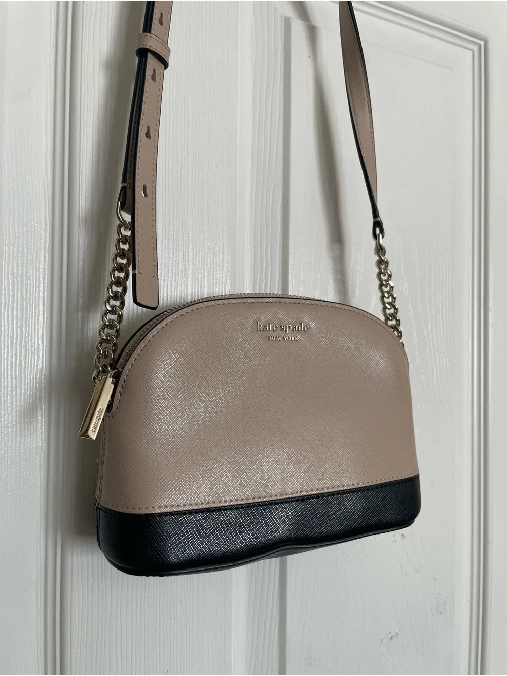Kate Spade Women's Small Dome Crossbody Soencer Bag in Taupe and Black